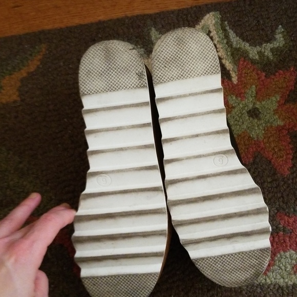 Platform sneakers - Picture 3 of 3